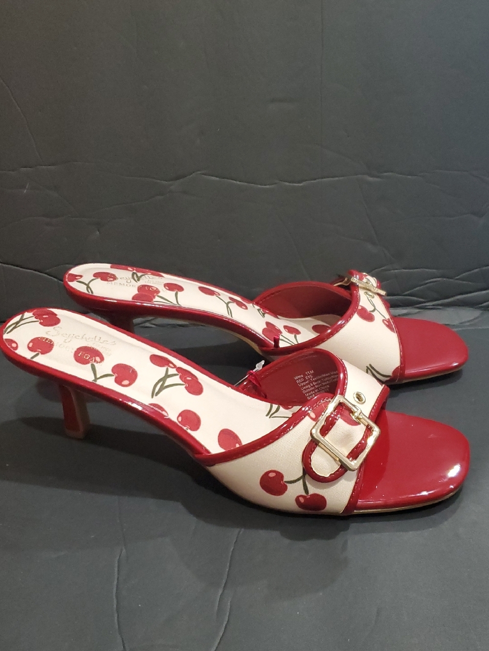 Seychelles red patent cherry print memory foam buckle strap kitten heels size 11 - Picture 4 of 13